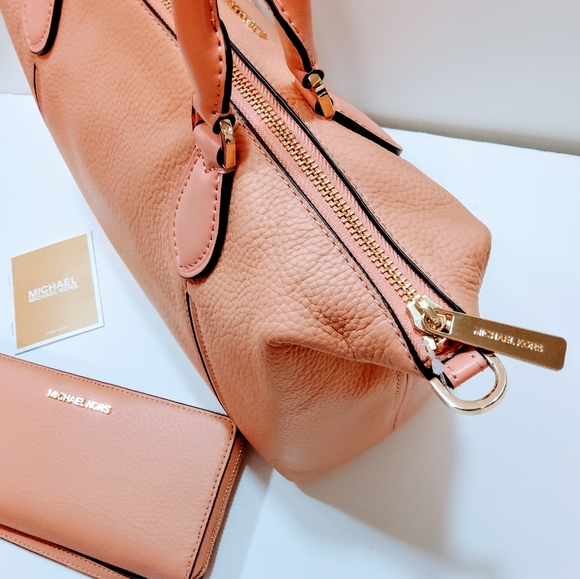 Michael Kors Lenox Peach LG Satchel & Wallet - Picture 11 of 16